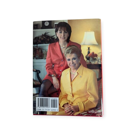 Deck the Halls by Mary Higgins Clark & Carol Higgins Clark Hard Cover Book - Picture 2 of 12